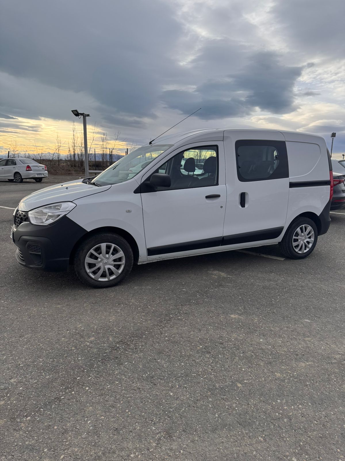 Foto de Renault KANGOO FURGON 1,6 SCe CONFORT 5A