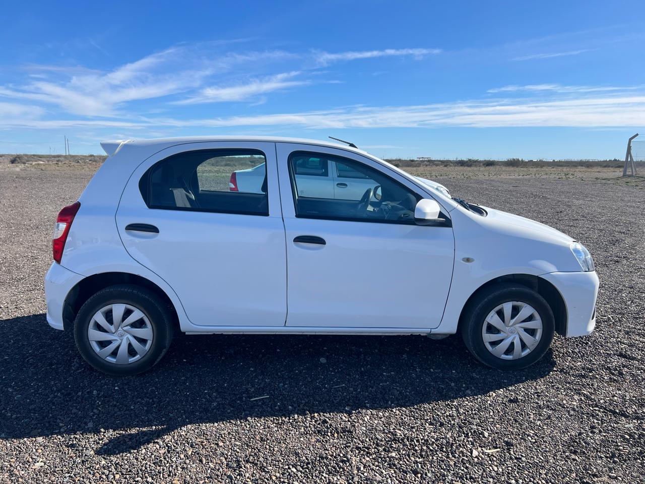 Foto de Toyota ETIOS X 1.5 6M/T 5P