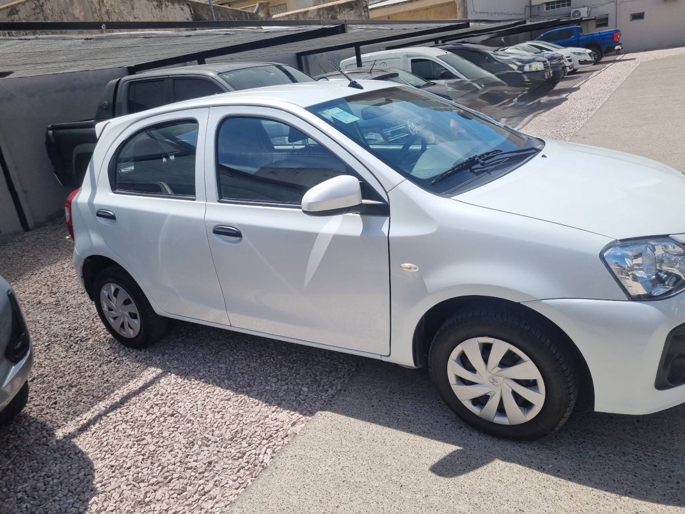 Foto de Toyota ETIOS X 1.5 6M/T 5P