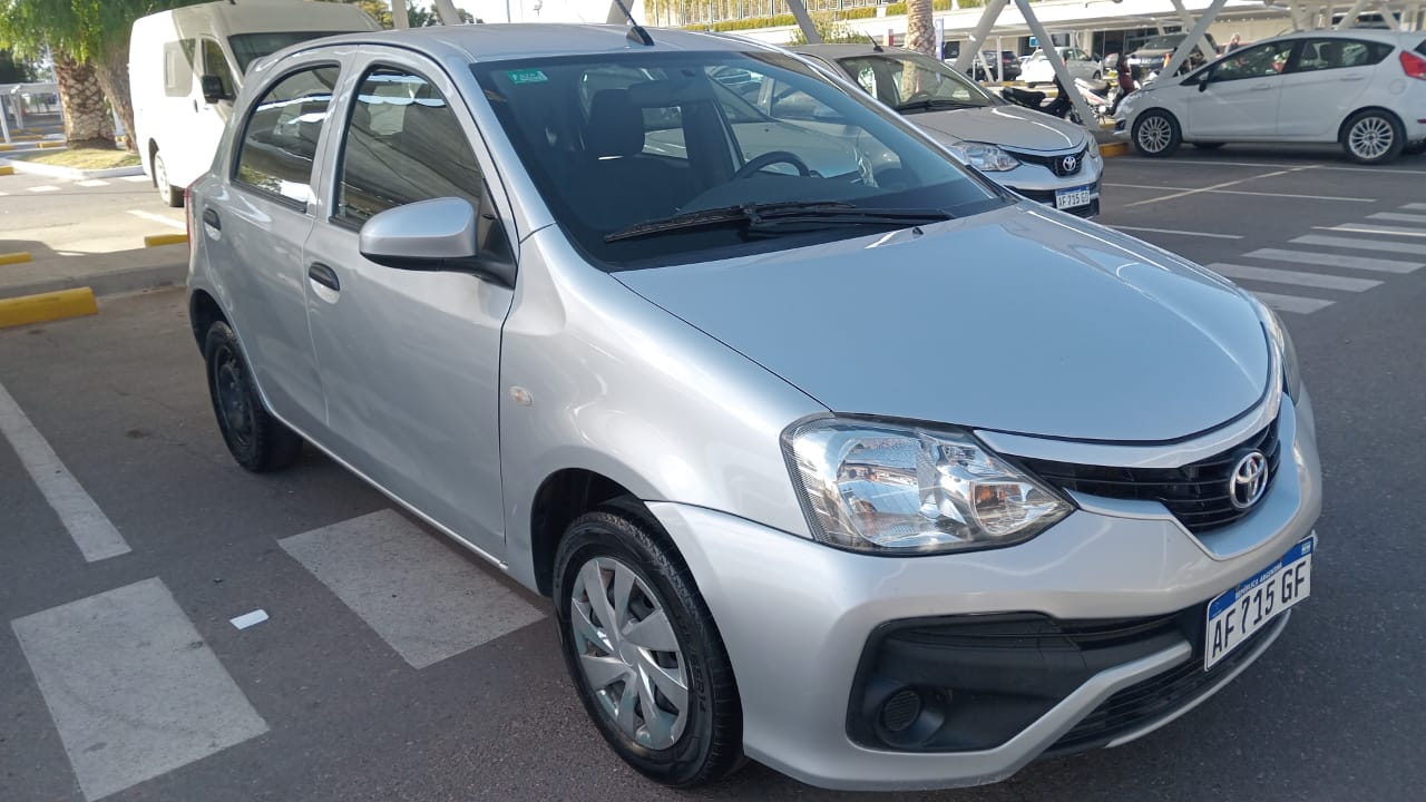 Toyota ETIOS X 1.5 6M/T 5P