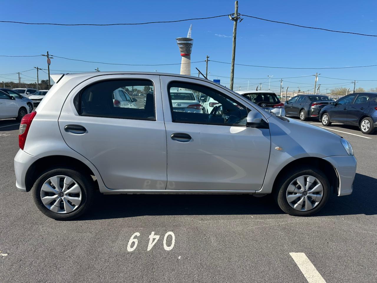Toyota ETIOS X 1.5 6M/T 5P