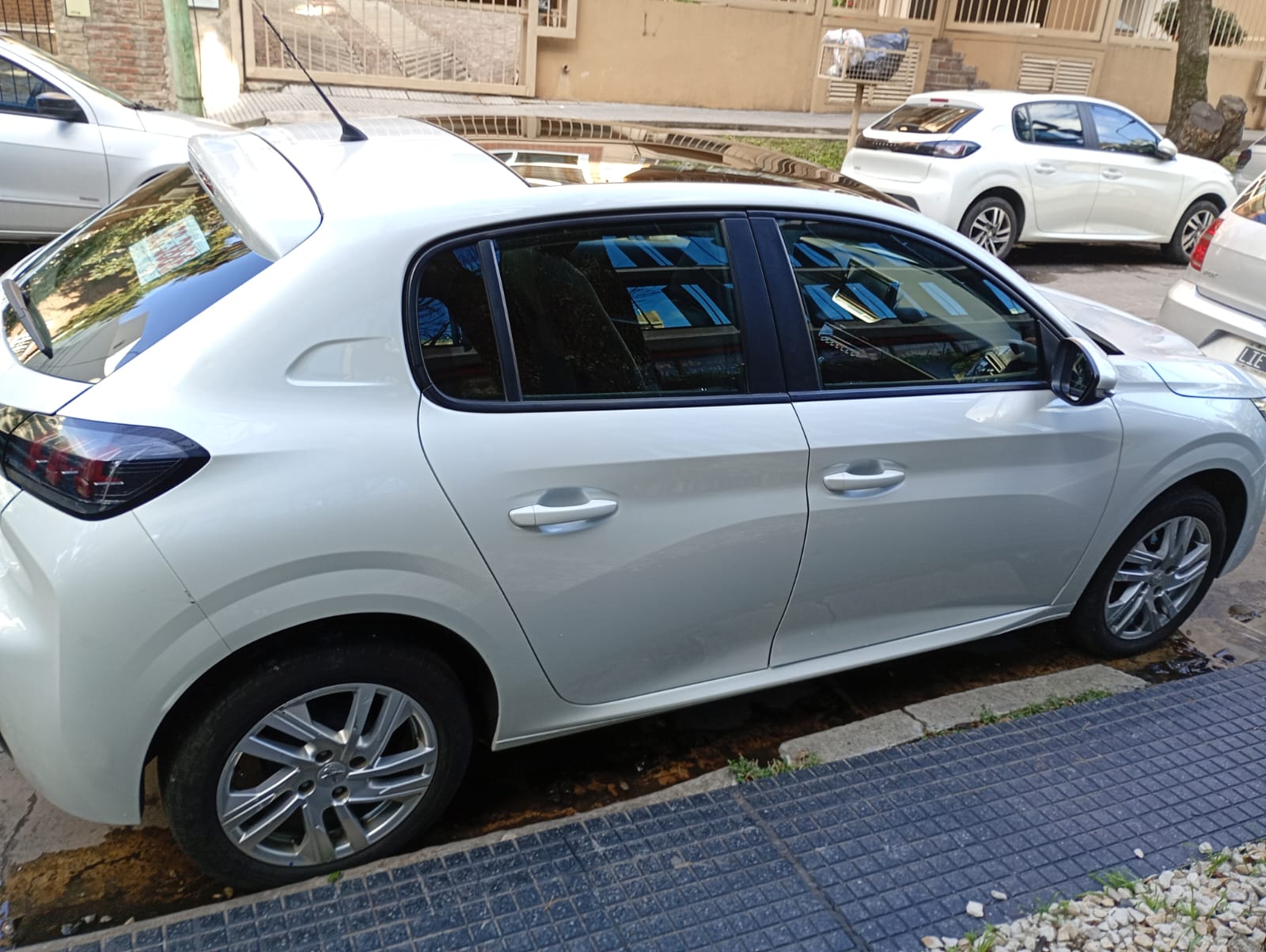 Peugeot 208 Active Pack 1.6L Tiptronic AM23.5