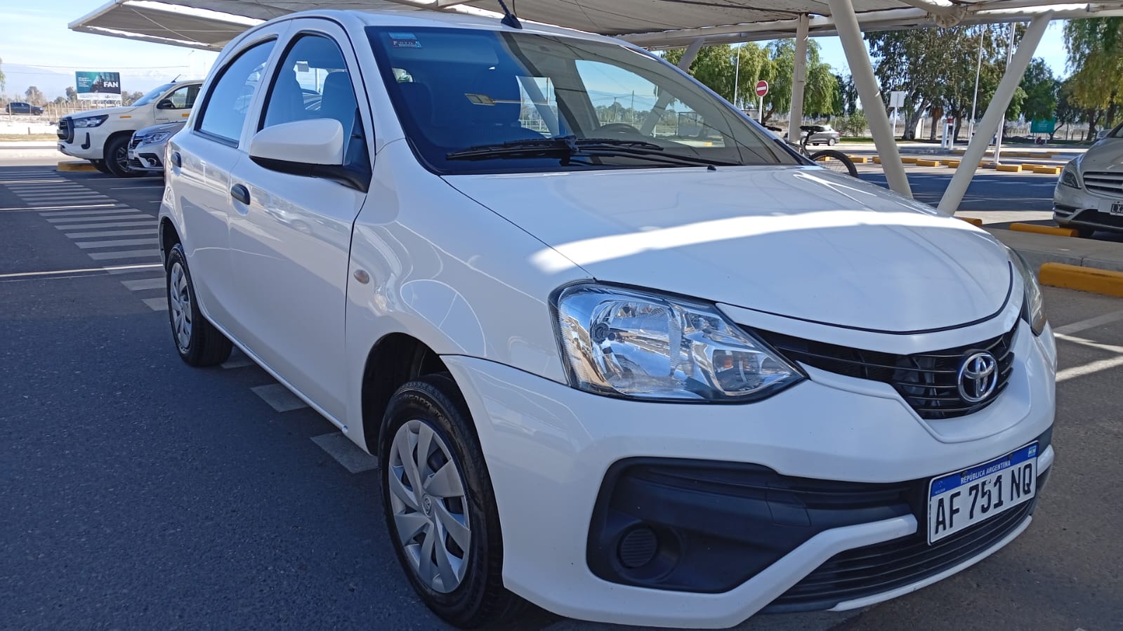 Toyota ETIOS X 1.5 6M/T 5P